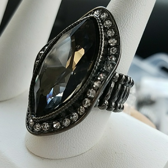 💍Stunning Smokey Rhinestone Ring - Picture 3 of 5